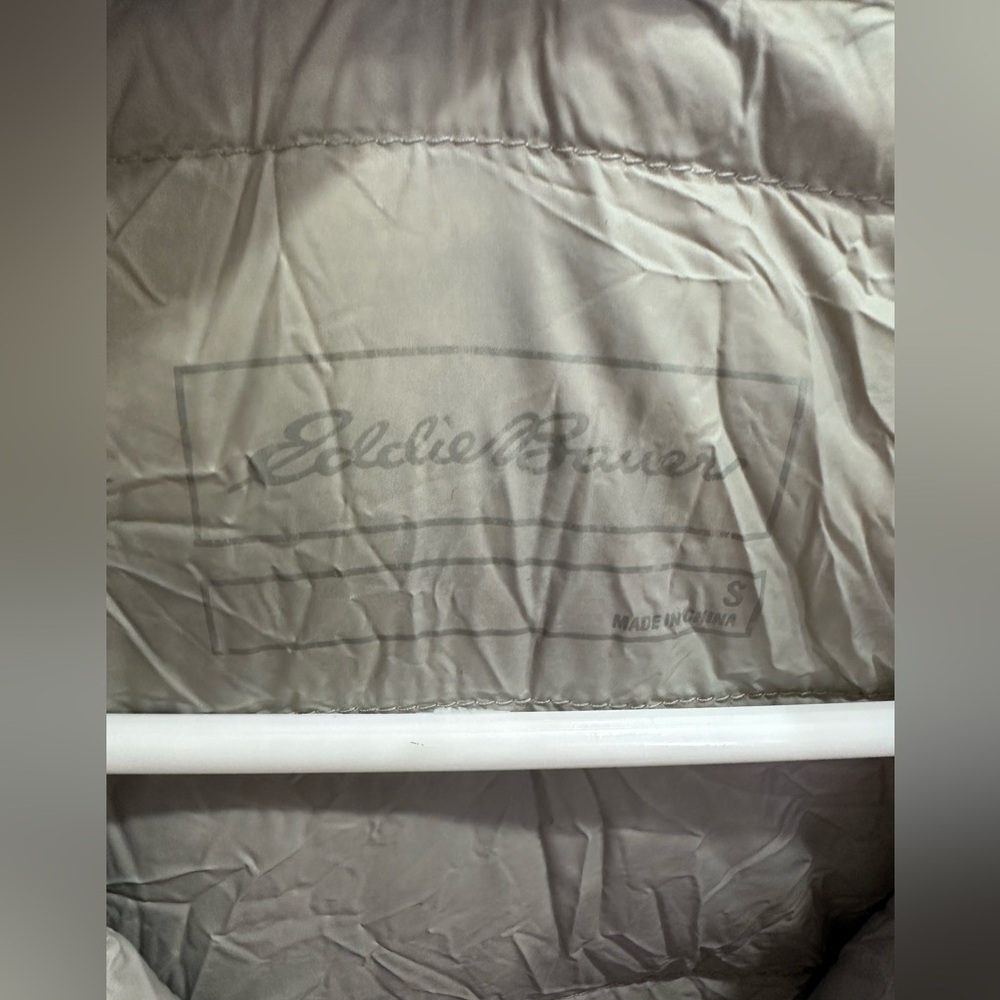 Women’s Eddie Bauer- Packable Puffer Jacket - Siz… - image 3